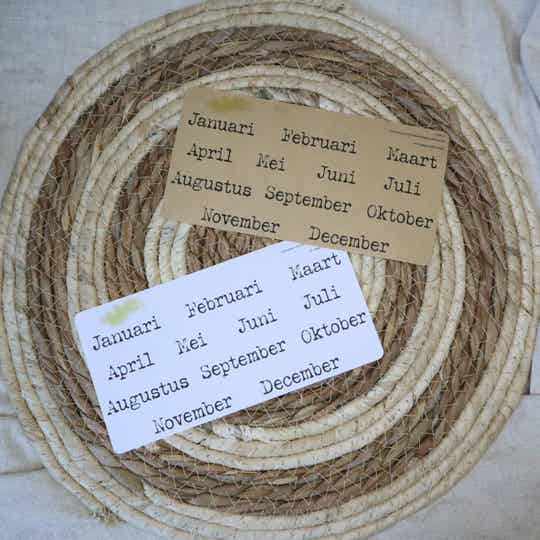 STICKER - Maanden Typeka groot