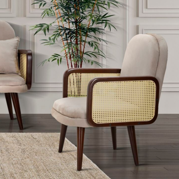 Poltrona AUSTRIA in tessuto beige con braccioli in legno