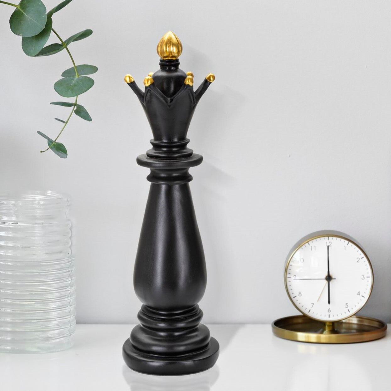 Statuetta ALFIERE NERO con dettagli oro H 38,5 cm