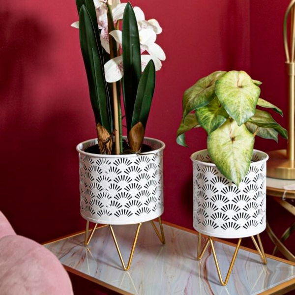 Coppia di porta vasi in metallo bianco e oro H 20 cm