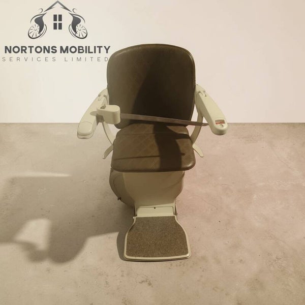 Reconditioned Stannah 600 straight stairlift