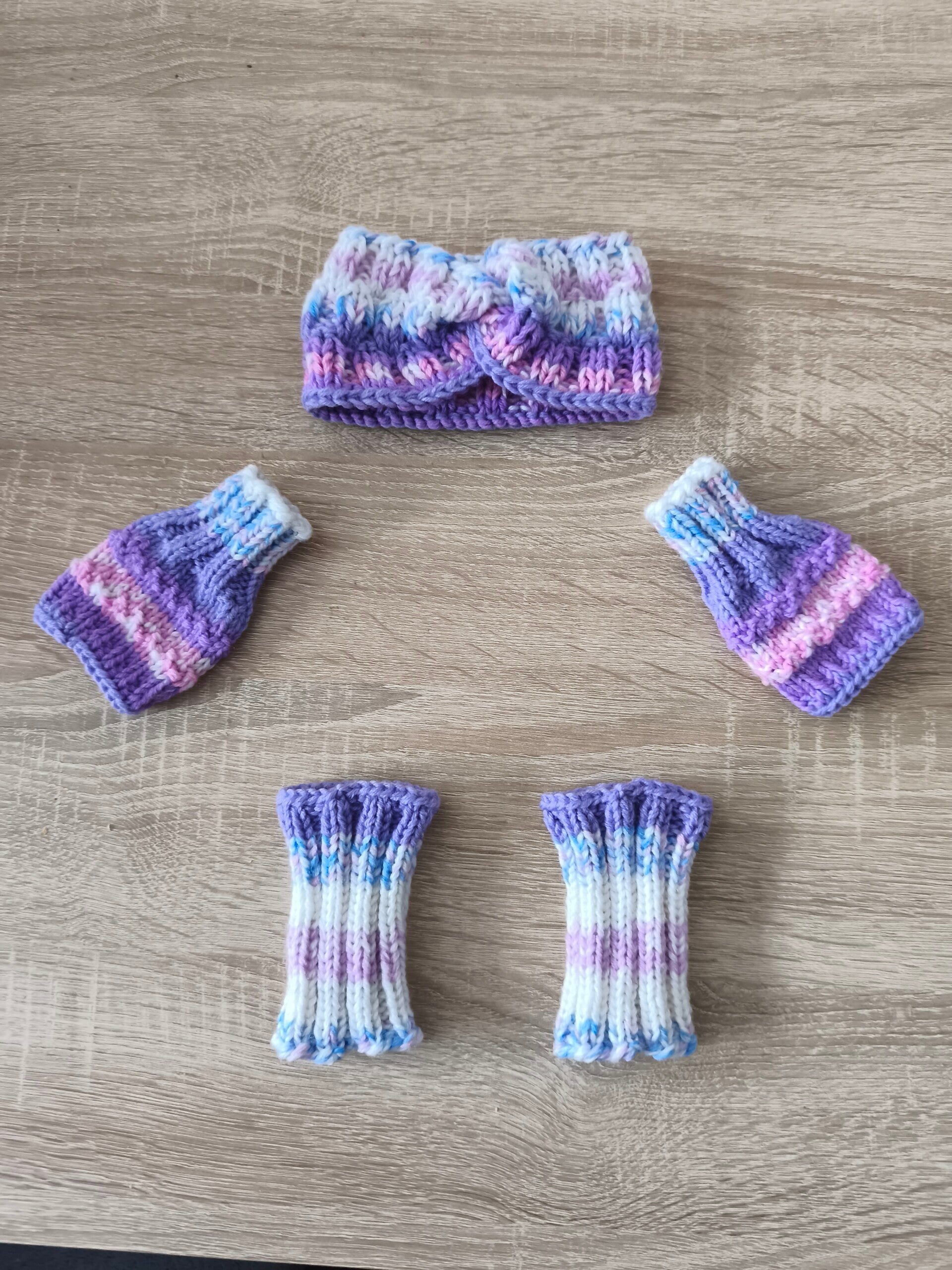 Sockenhexe "liebevoll" selbst gestrickte Baby Accessoires