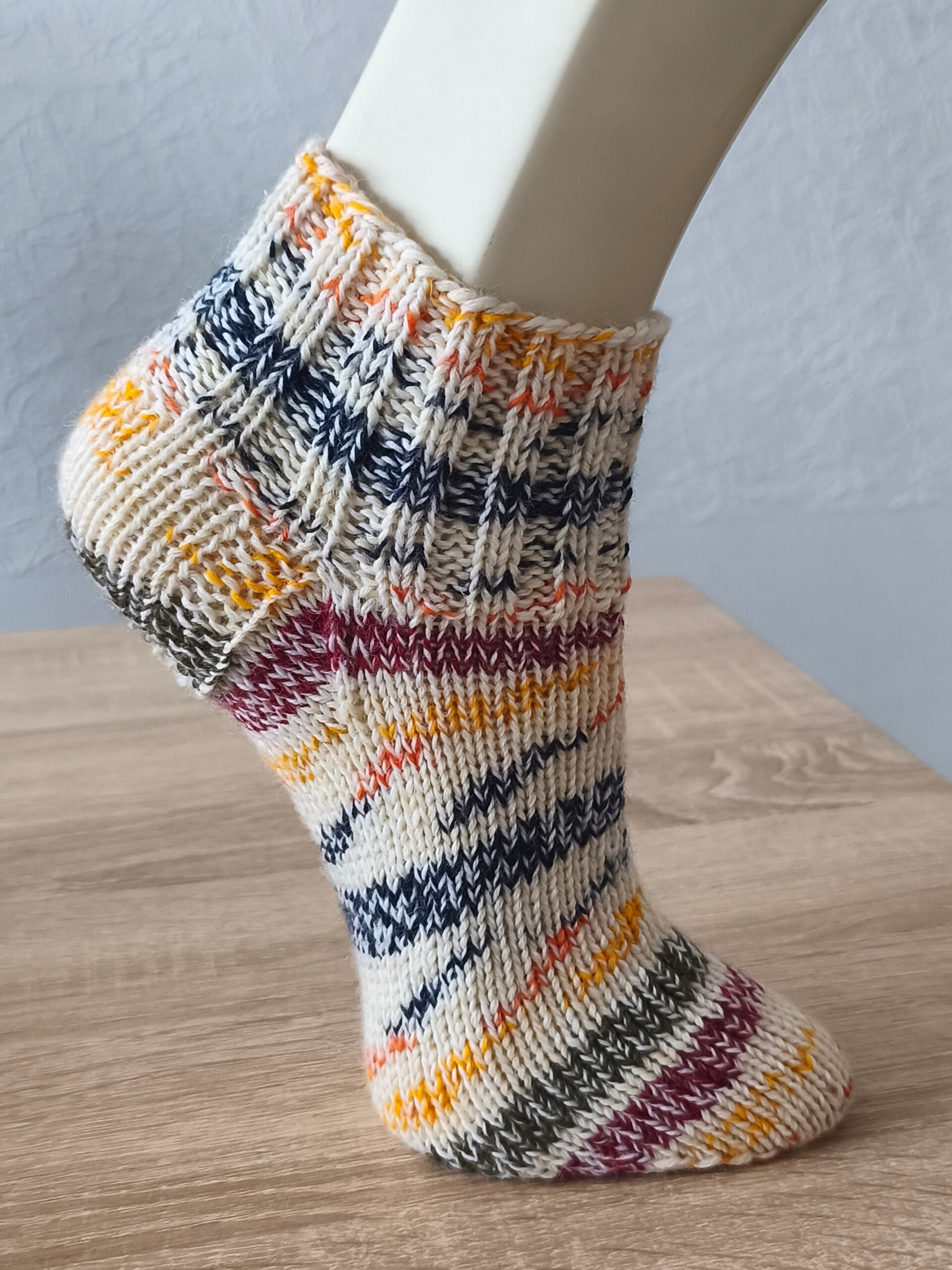 Sockenhexe "liebevoll" selbst gestrickte Sneaker Socken Gr. 37 / 38  aus 8 fach Sockenwolle