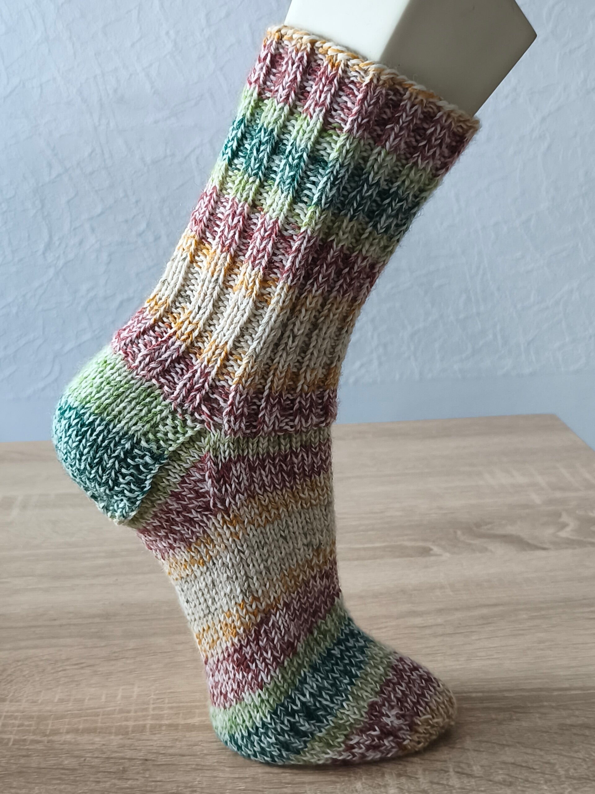 Sockenhexe "liebevoll" selbst gestrickte Socken Gr. 38 / 39