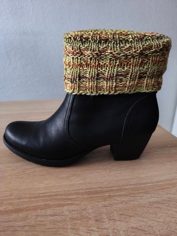 Sockenhexe "liebevoll" selbst gestrickte Stiefelstulpen