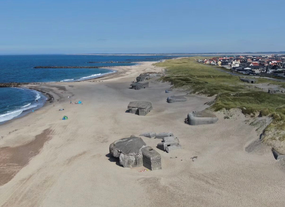 D-day tour (Omaha Beach, Pointe du Hoc, American Cemetery)