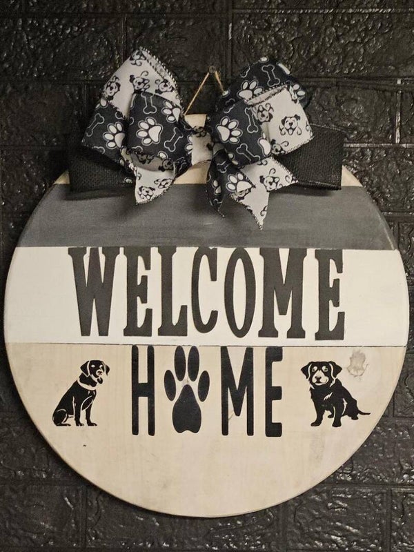 DOG WELCOME SIGN