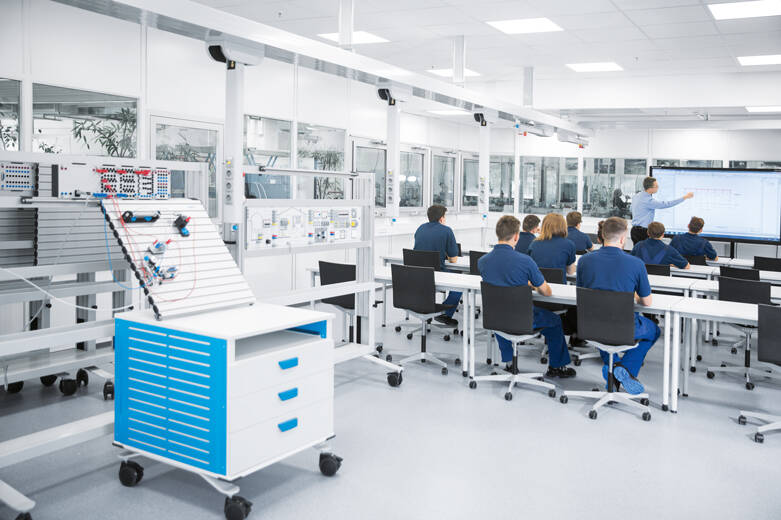 Learning-Labratory_stemkamptec.jpg