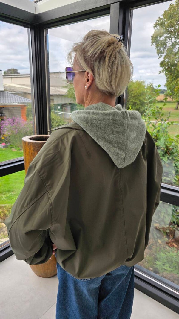 Bomberjacke mit Kragen