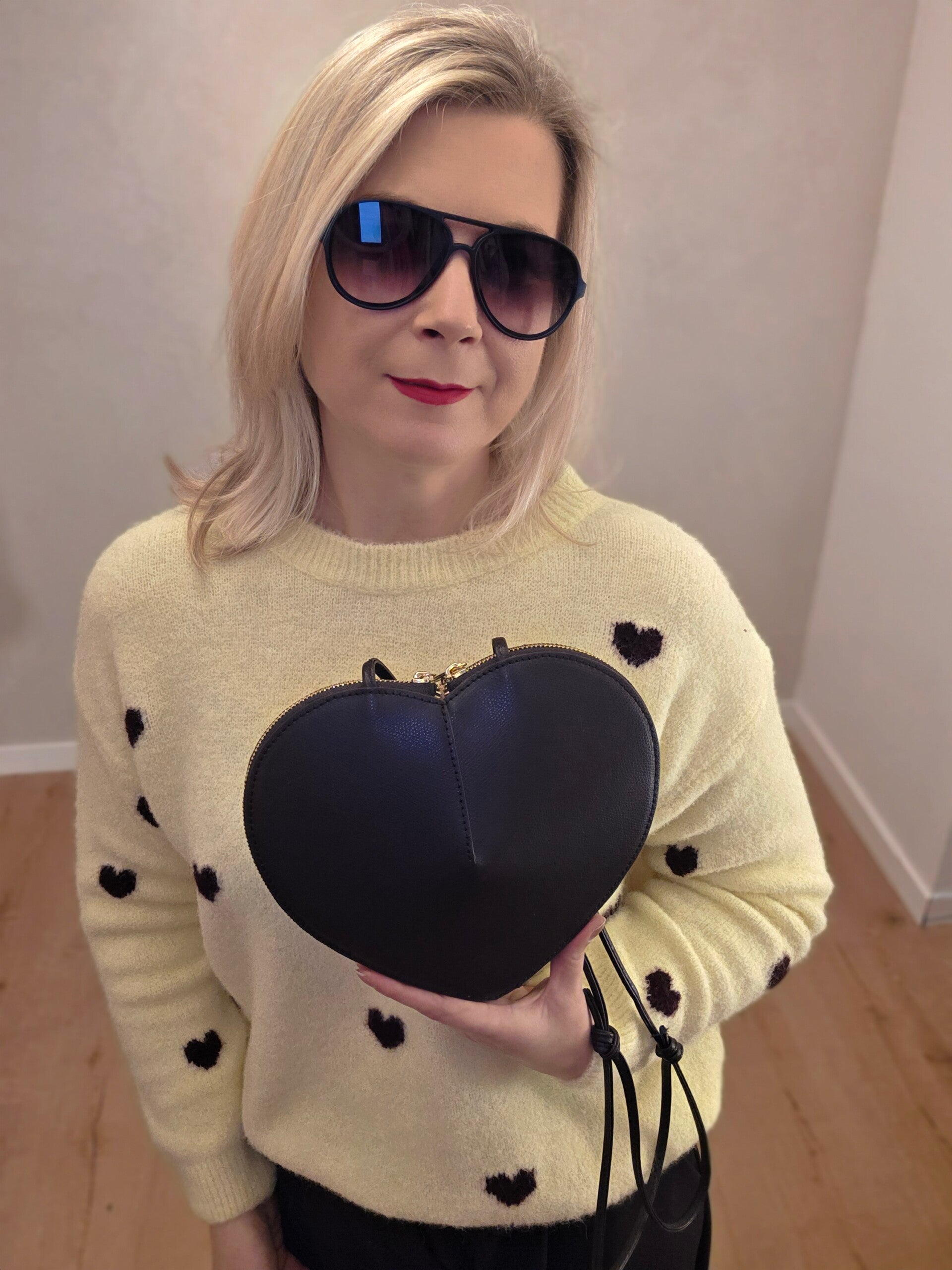 Lederhandtasche „Herz“ – Crossbody mit verstellbarem Riemen