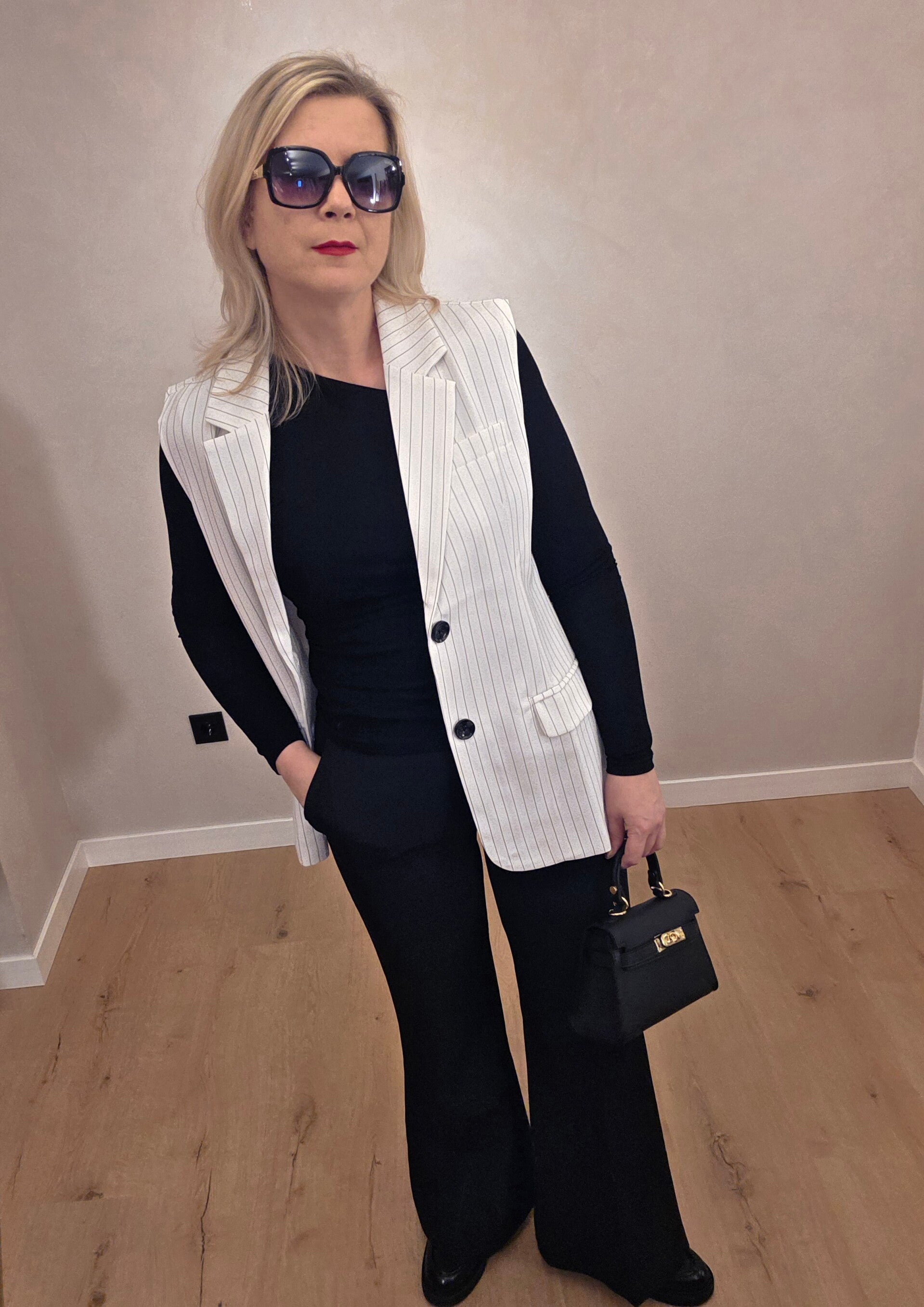 Oversize Weste – Weiß mit schwarzen Streifen