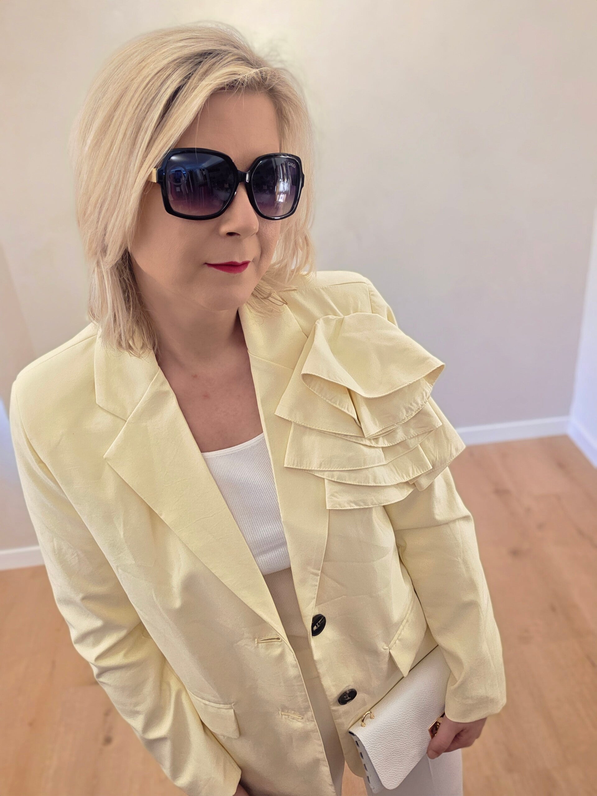 Eleganter Blazer mit Volant-Detail