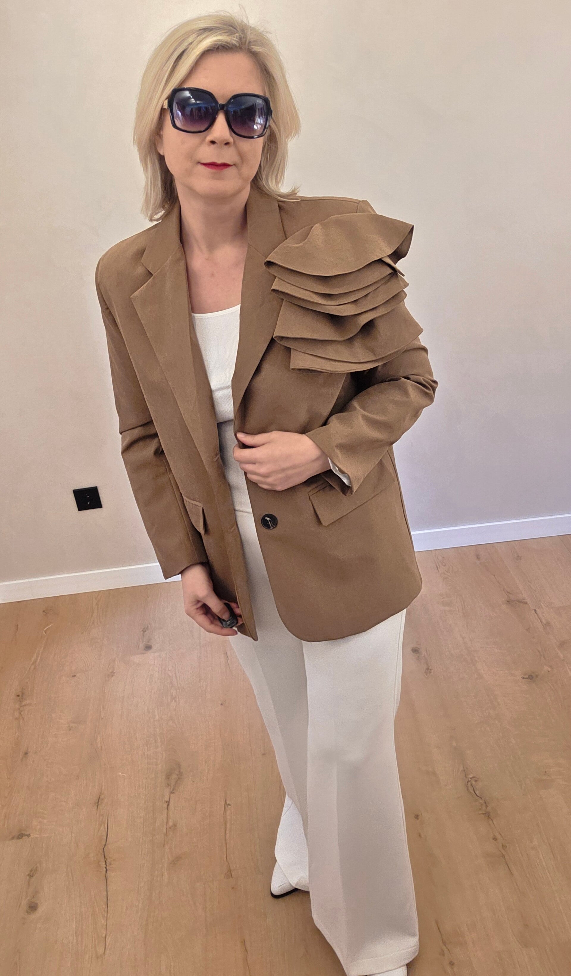 Eleganter Blazer mit Volant-Detail