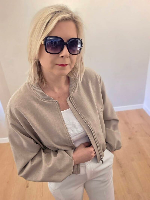 Leichte Bomberjacke – zeitloser Stil