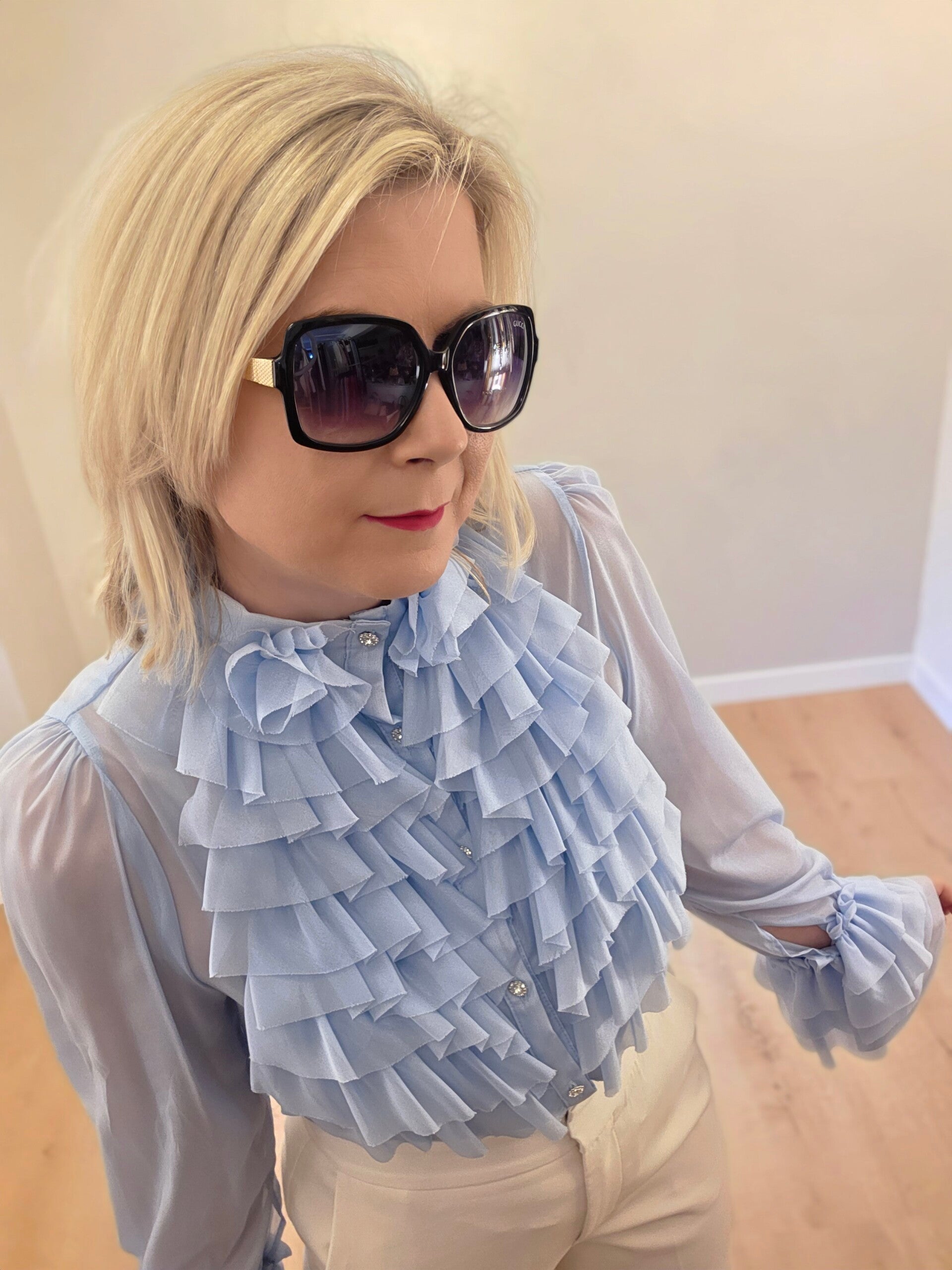 Elegante Bluse mit Rüschen – 2 Farben