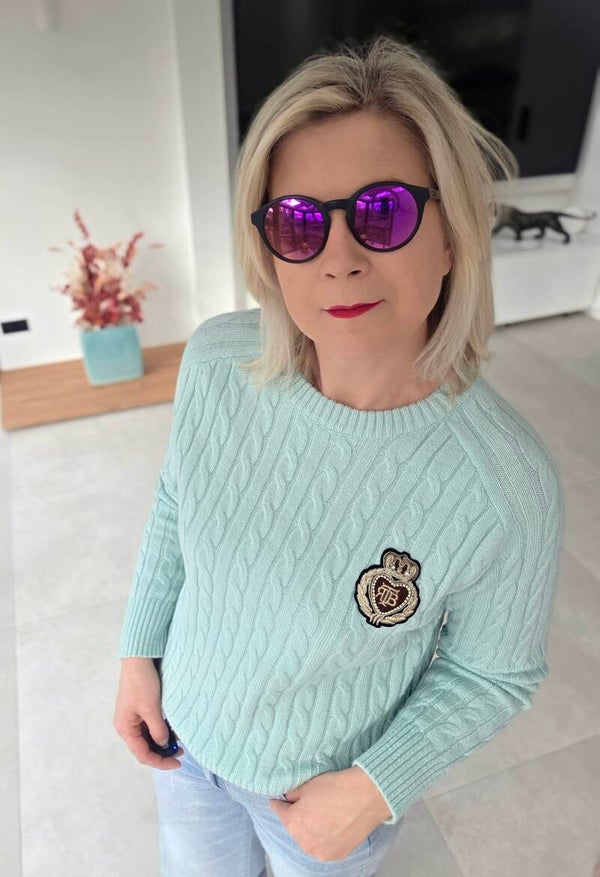 Strickpullover im College Look