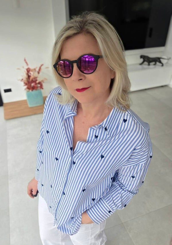 Oversize Bluse mit Herzchen – verspielt & modern