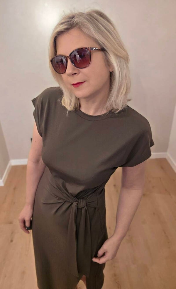 Kleid mit Taillenknoten – 2 Farben, elegant & feminin