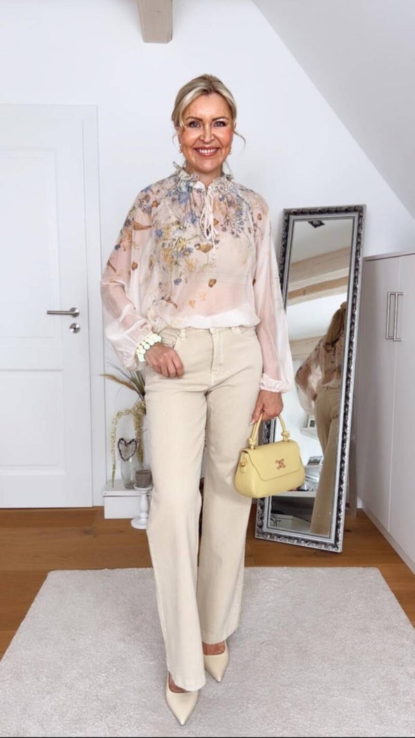 Bluse mit Blumen- & Vogelprint – perfekter Frühlingslook
