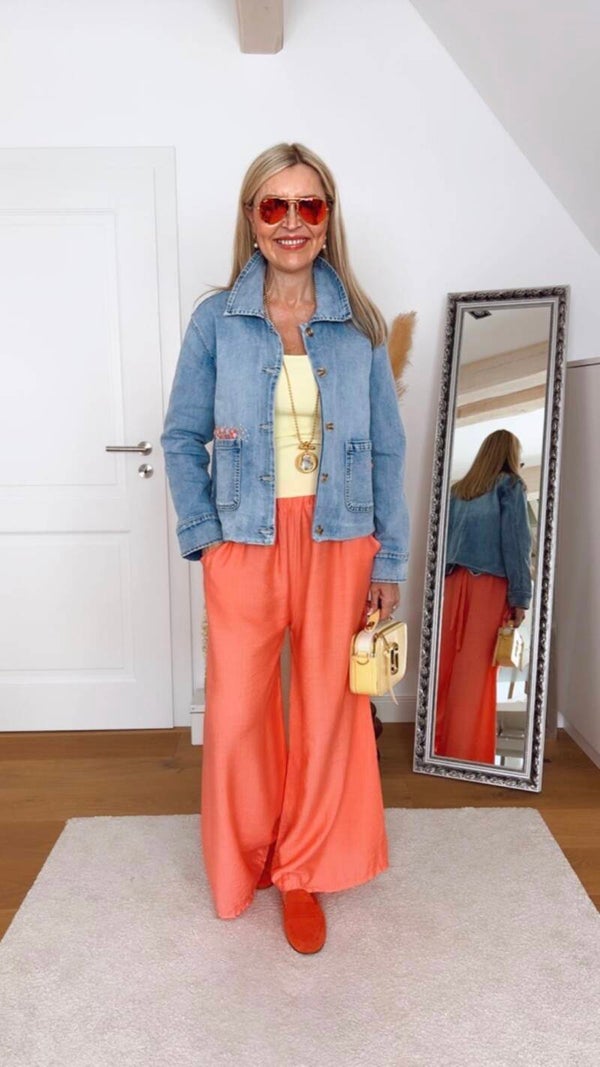 Jeansjacke mit Stickereien – feminin & zeitlos