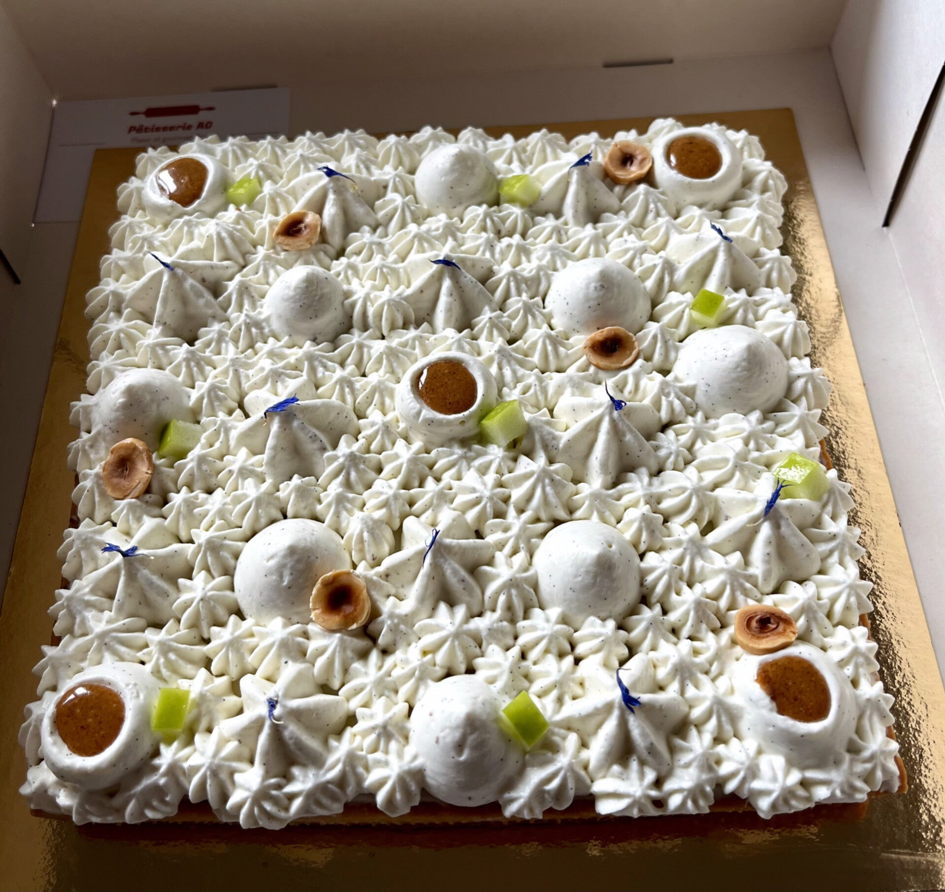 TARTE POMME VANILLE NOISETTE