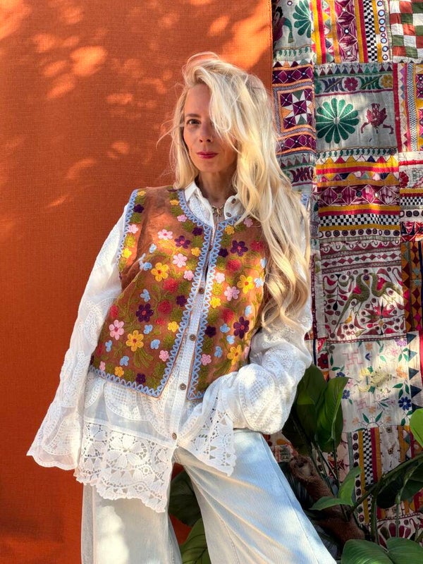 Velvet embroidery gilet_