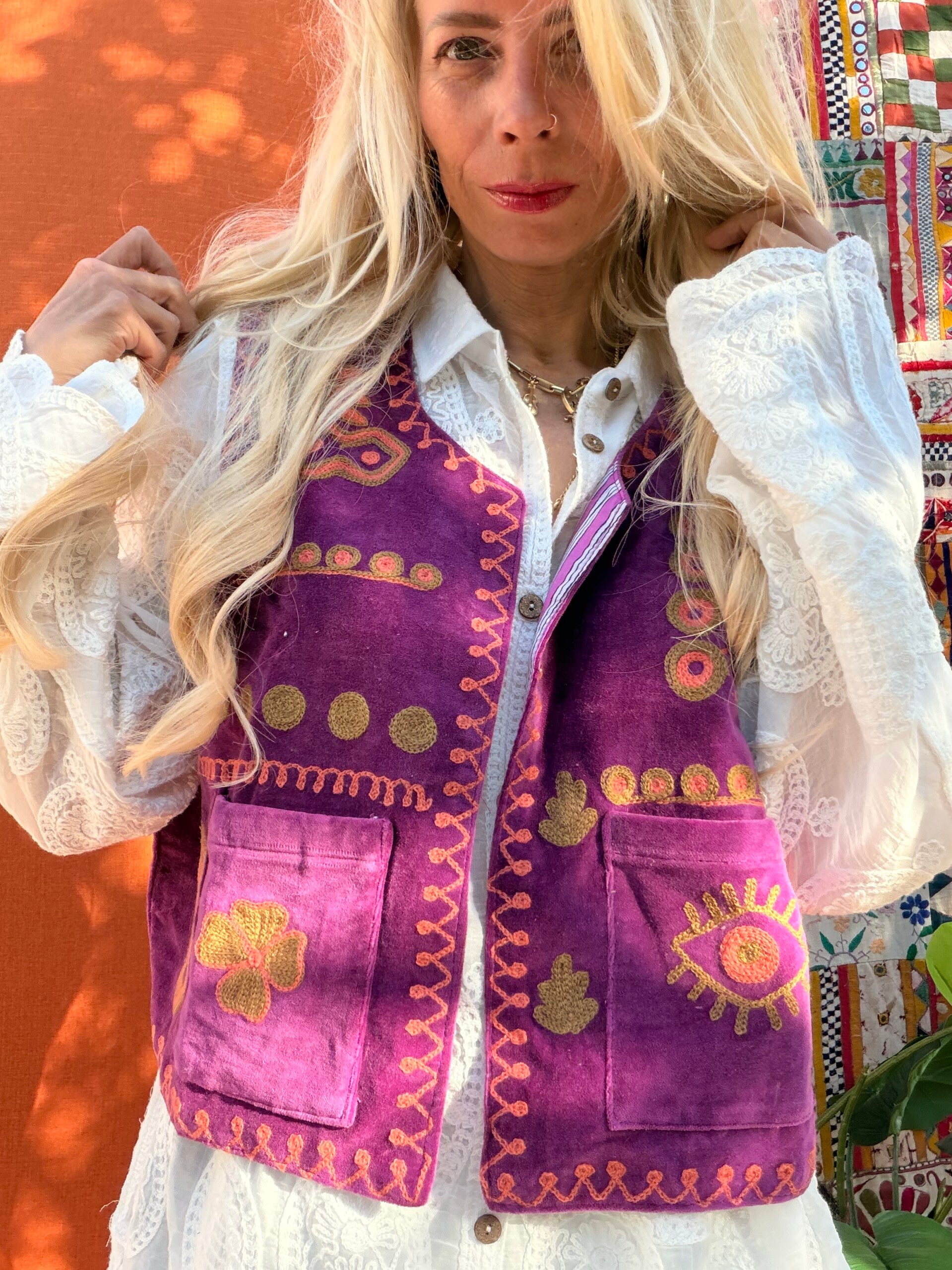 Velvet embroidery gilet_