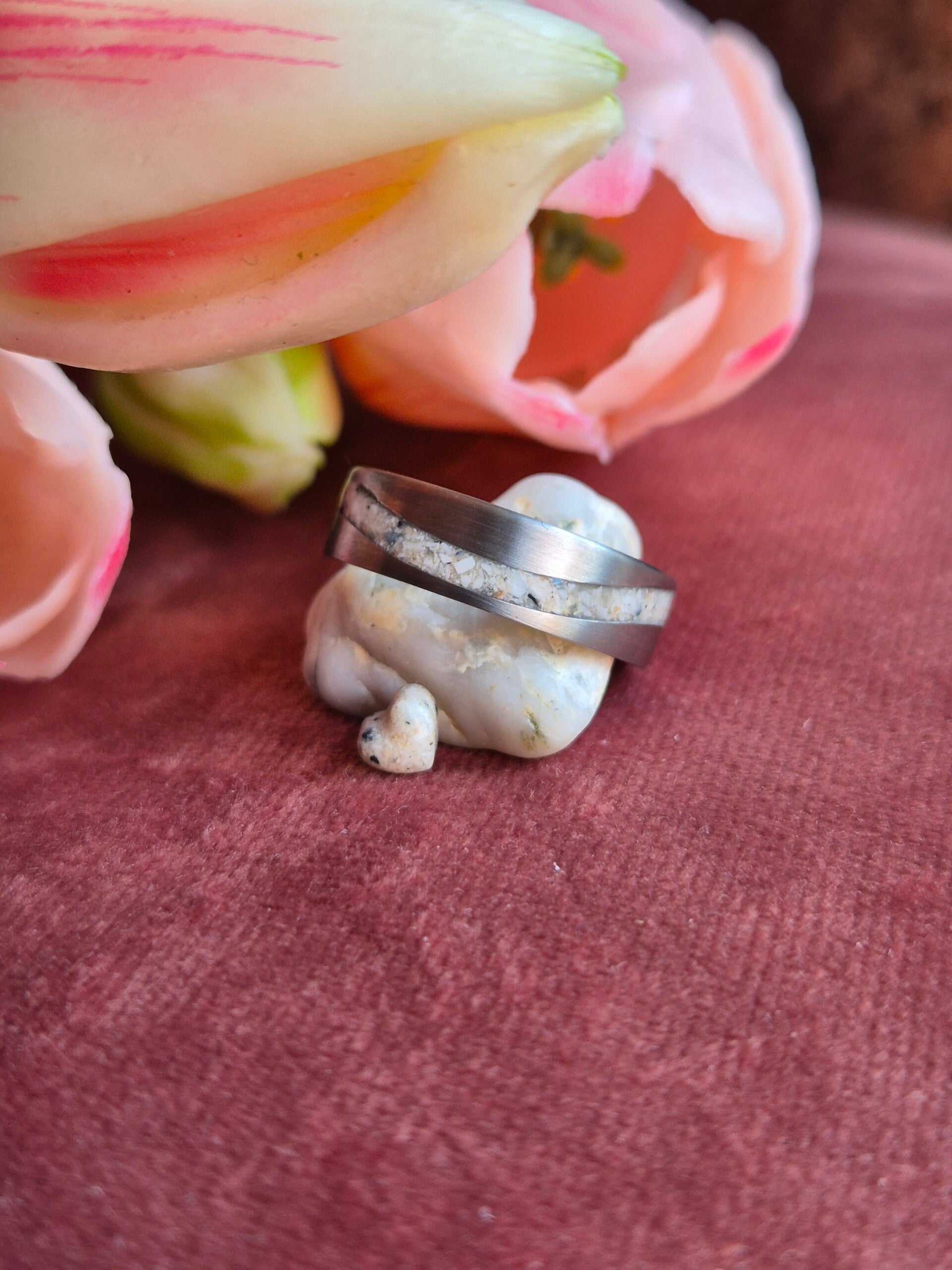 Bandring Titanium Golvend 6mm-8mm volledig rondom vulbaar