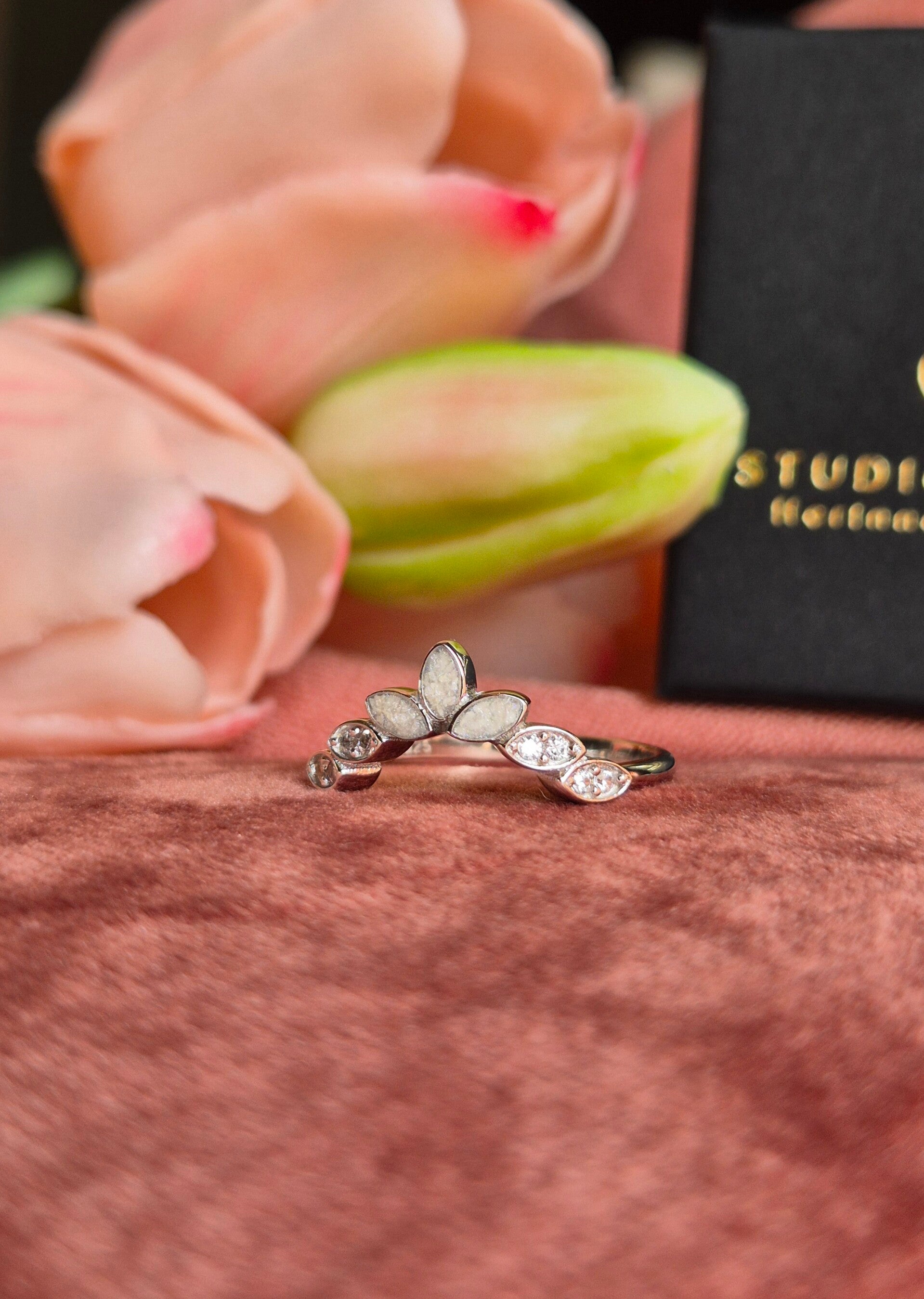 Ring 925 Zilver, witgoud verguld marquisevorm met zirkoniasteentjes