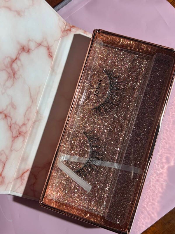 Faux eyelashes