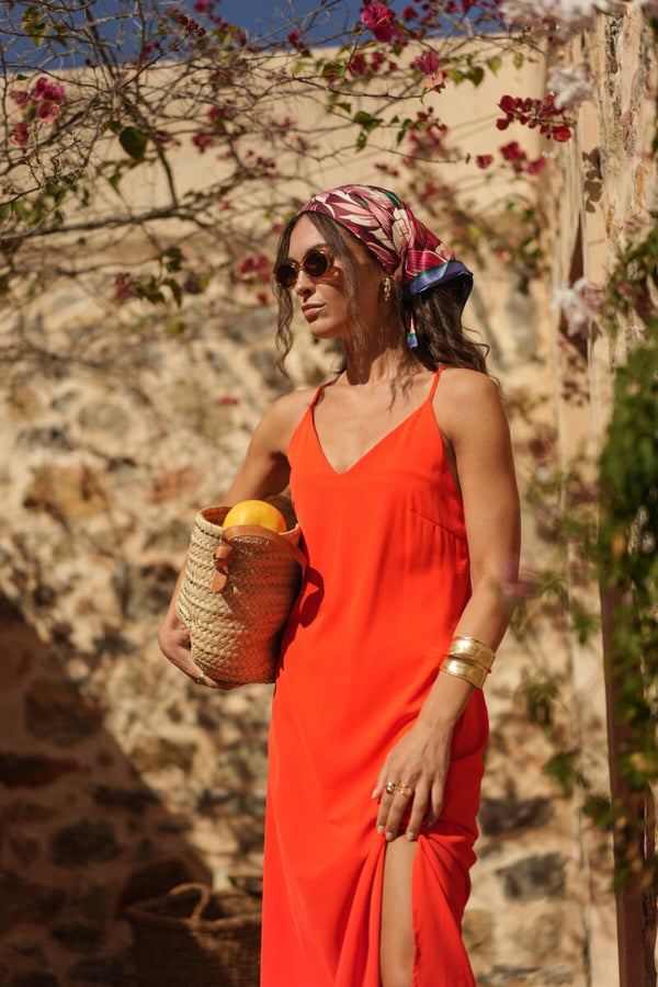 Flowy dress with a cross back Red