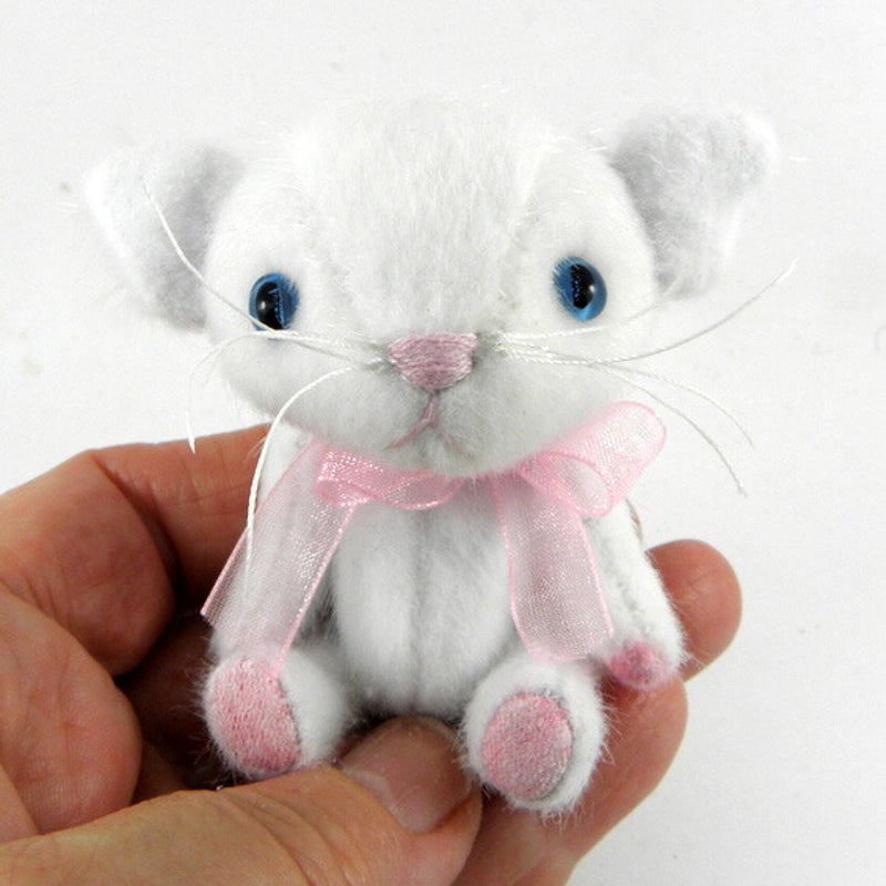 cathy.jpg,Artist bears,Little Scruffs,Miniature bears