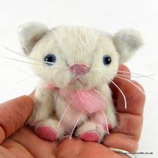 angel.jpgArtist bears,Little Scruffs,Miniature bears