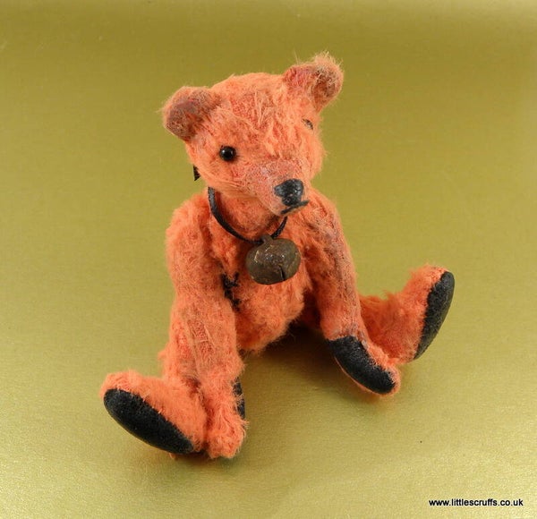 Cora, a vintage looking bear  SALE