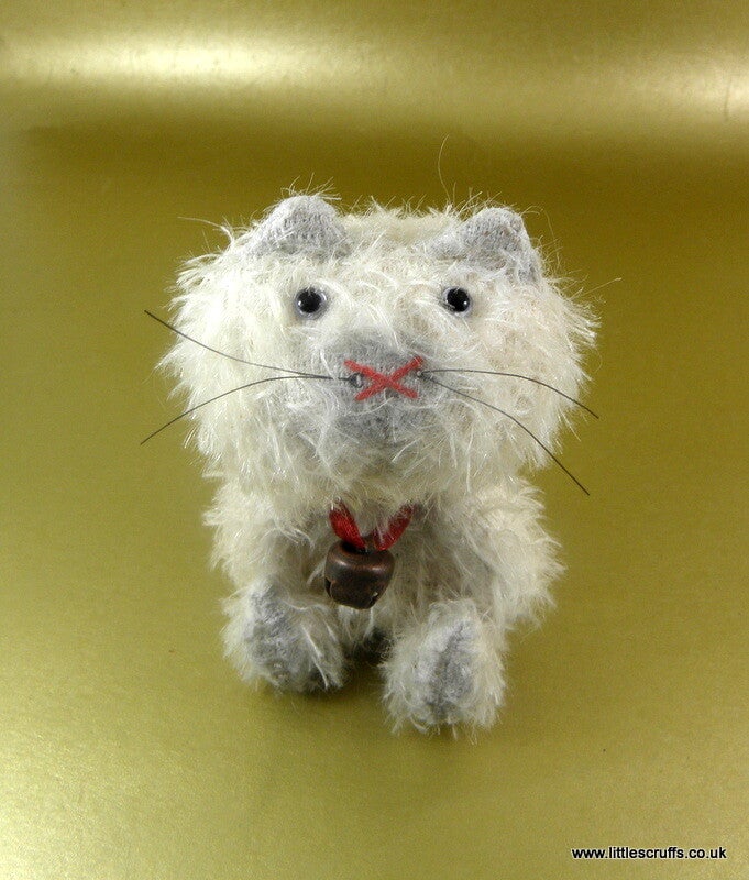 Cotton,a white mohair cat  NEW