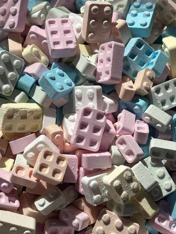 Candy Bricks +/-100r