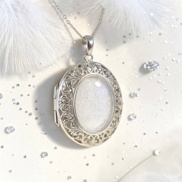 Filigree Oval Memorial Locket