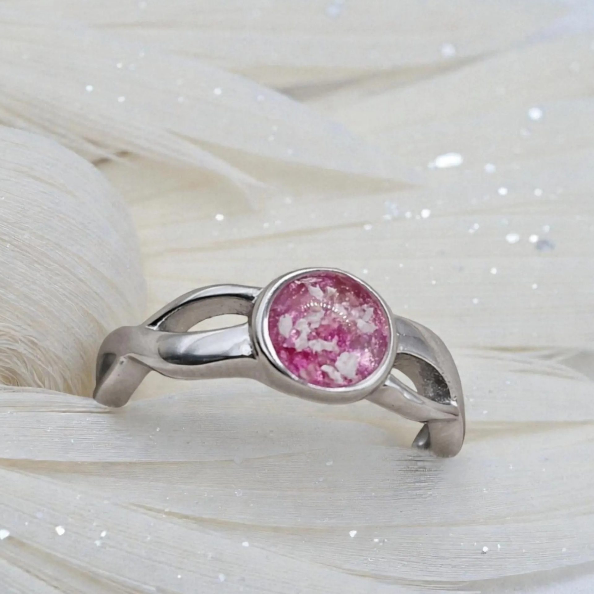 Circle Cross Memorial Ring