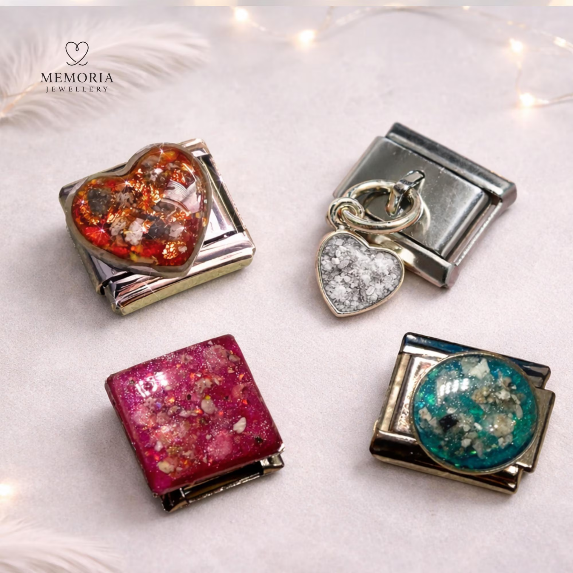 Italian Link  ( Nomination ) Memorial Charm