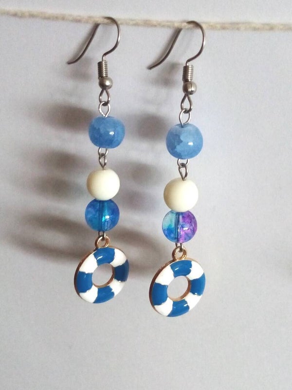 Boucles d'oreilles bouées bleues et blanches