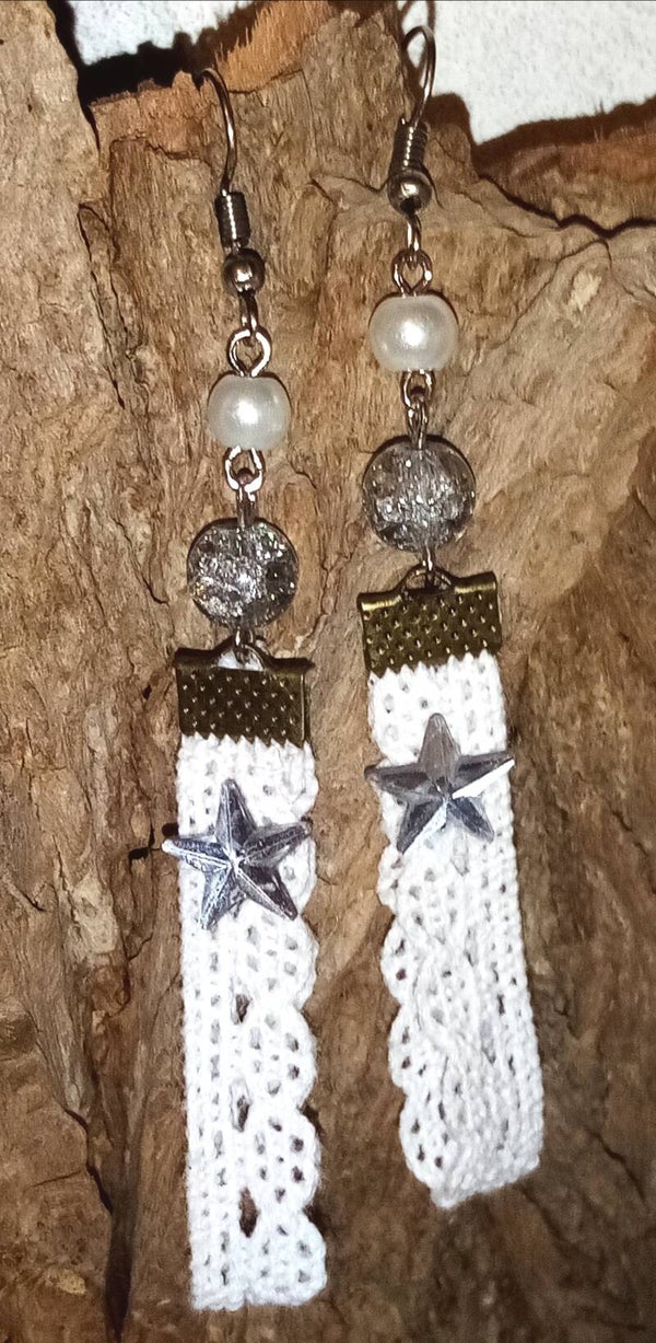 Boucles d'oreilles dentelle et étoiles
