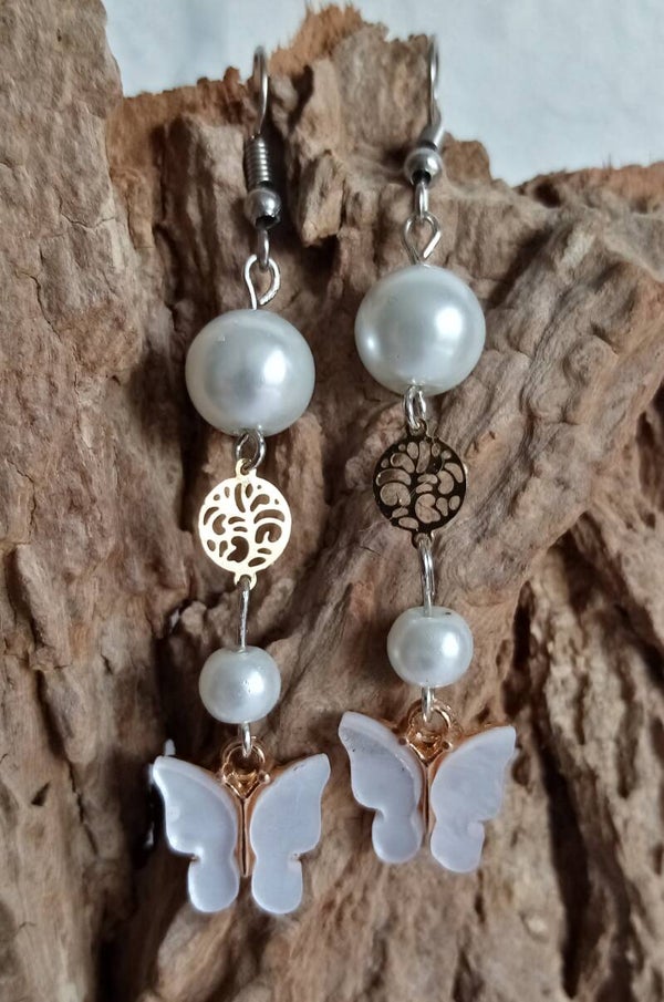 Boucles d'oreilles petits papillons nacrés