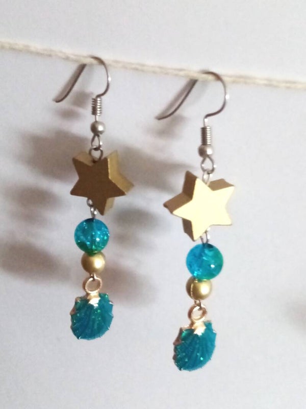 Boucles d'oreilles coquilles bleues