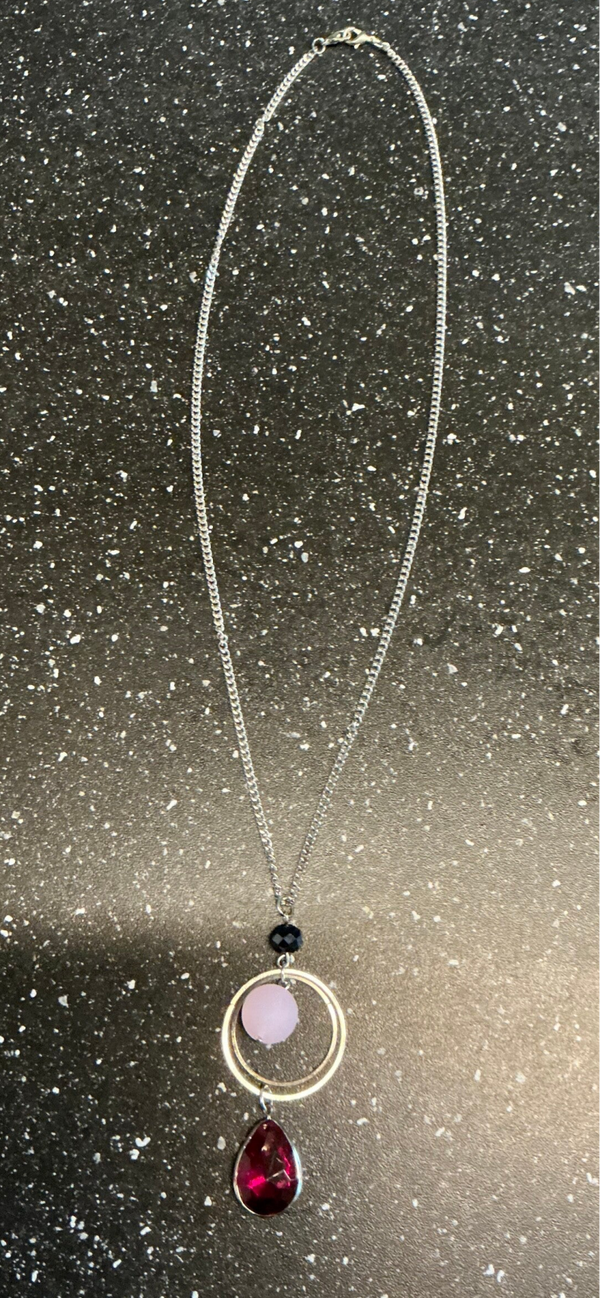 Zilverkleurige ketting met hanger