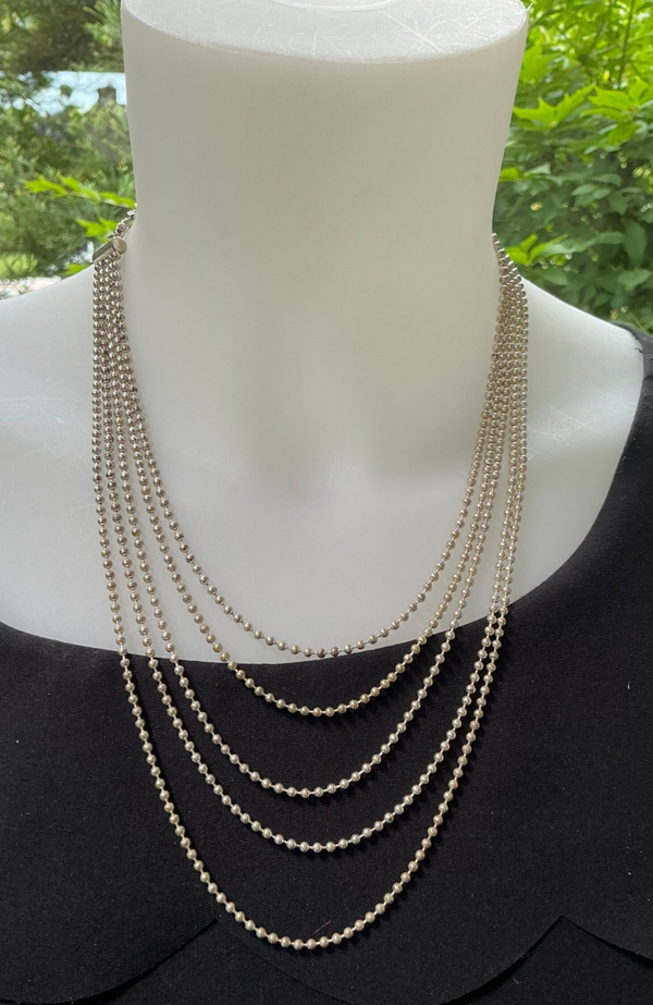 Zilveren ketting met strengen