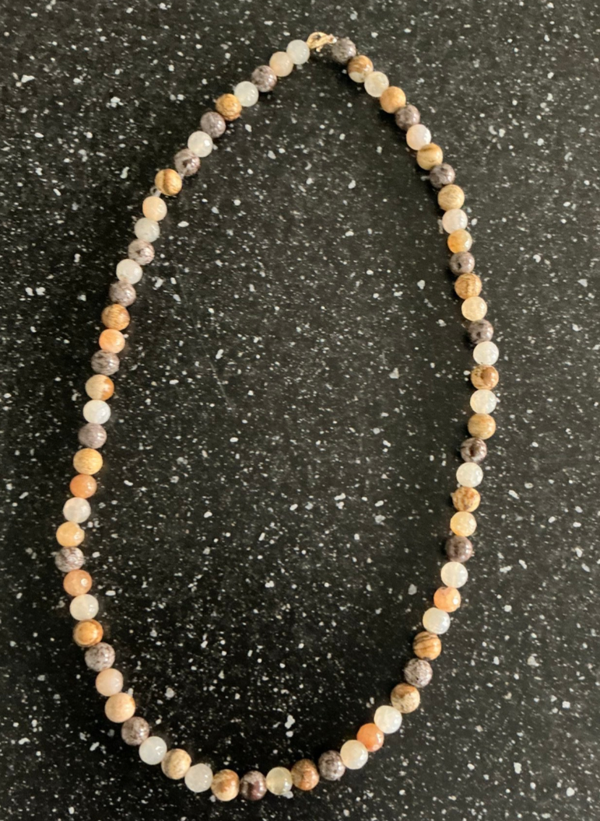 Ketting bruine natuursteen