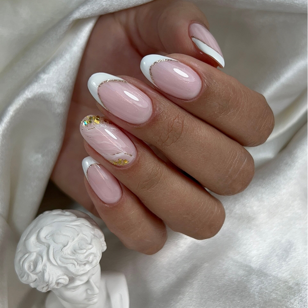 Manicura Con Refuerzo y Esmaltado Semipermante