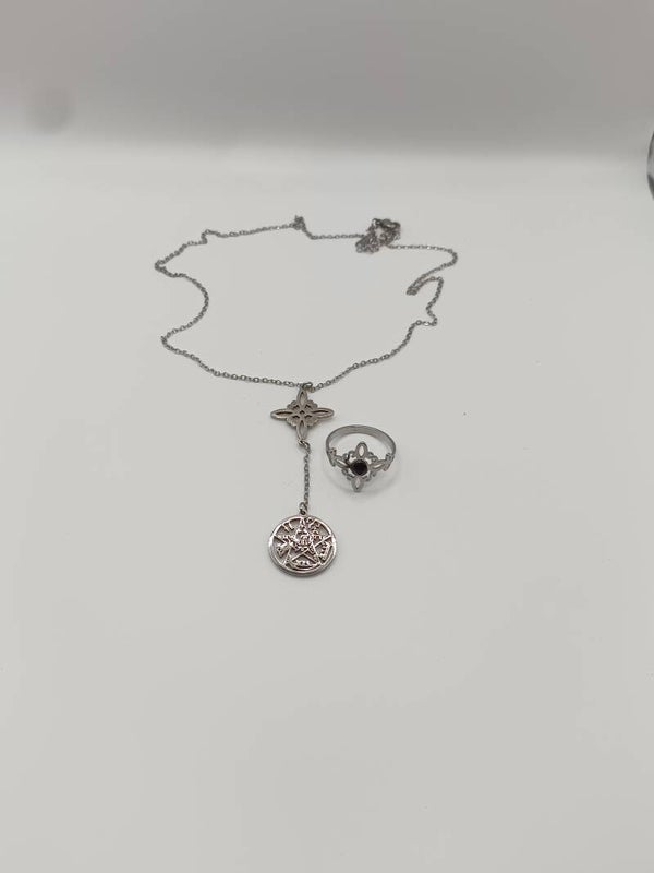 CONJUNTO DE COLLAR DOBLE PROTECCIÓN Y ANILLO NUDO DE BRUJA