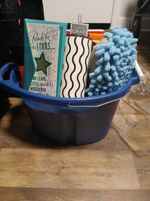 Graduation Basket2