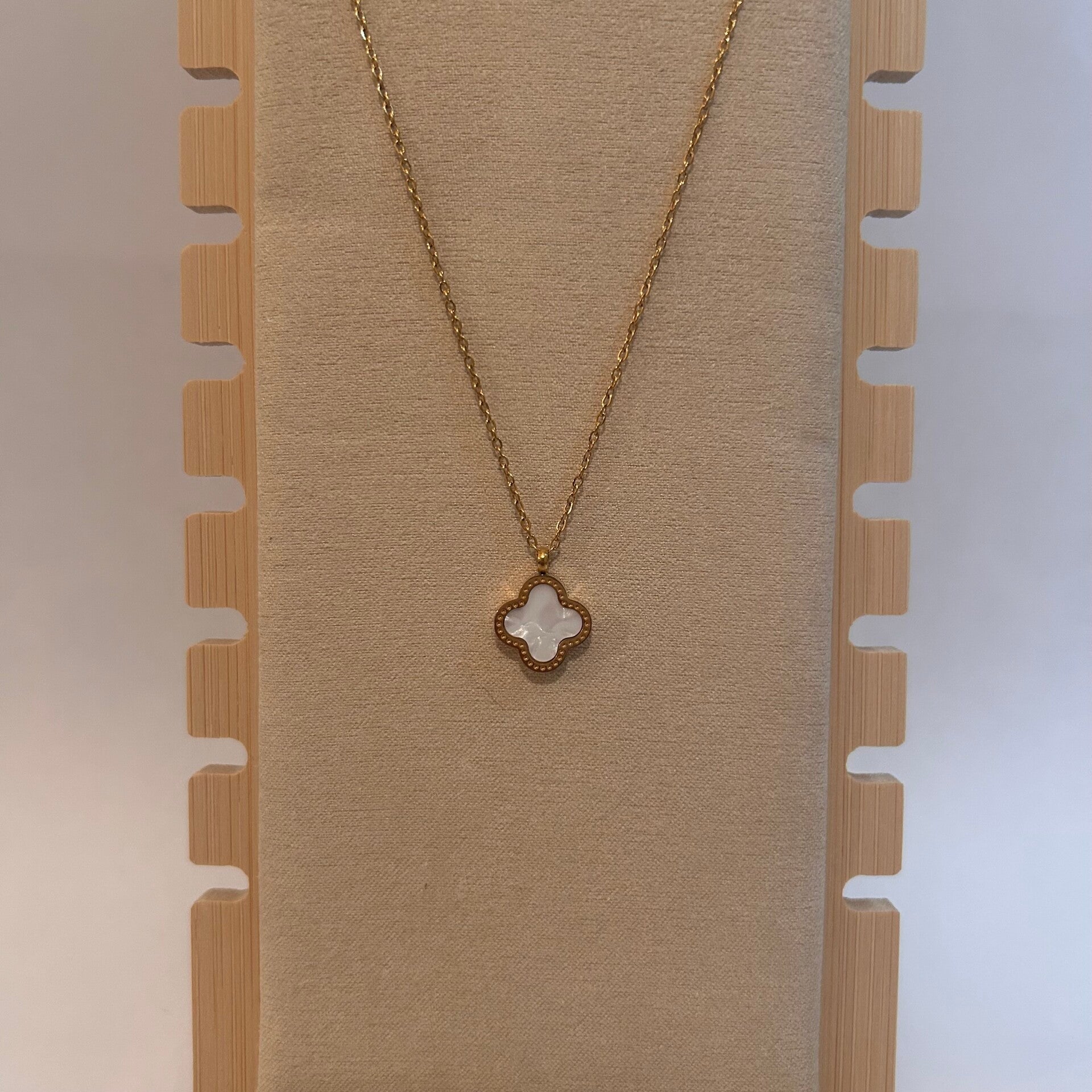 Four-leaf ketting